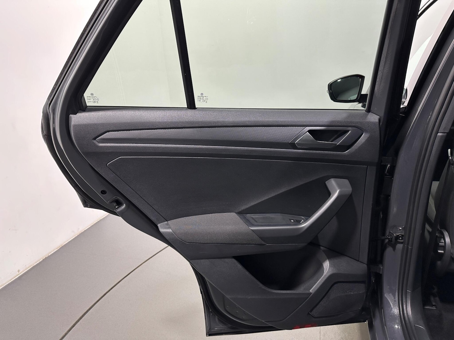 Used Volkswagen T-Roc for sale - 77455663: Photo 40