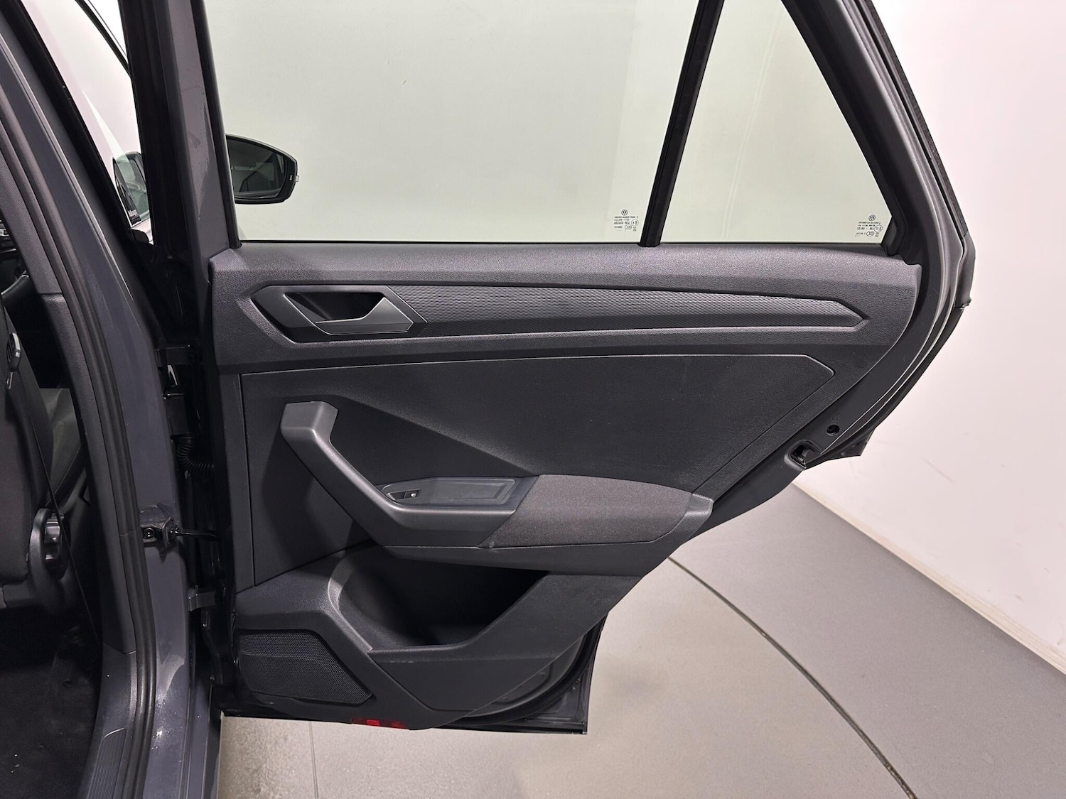 Used Volkswagen T-Roc for sale - 77455663: Photo 43