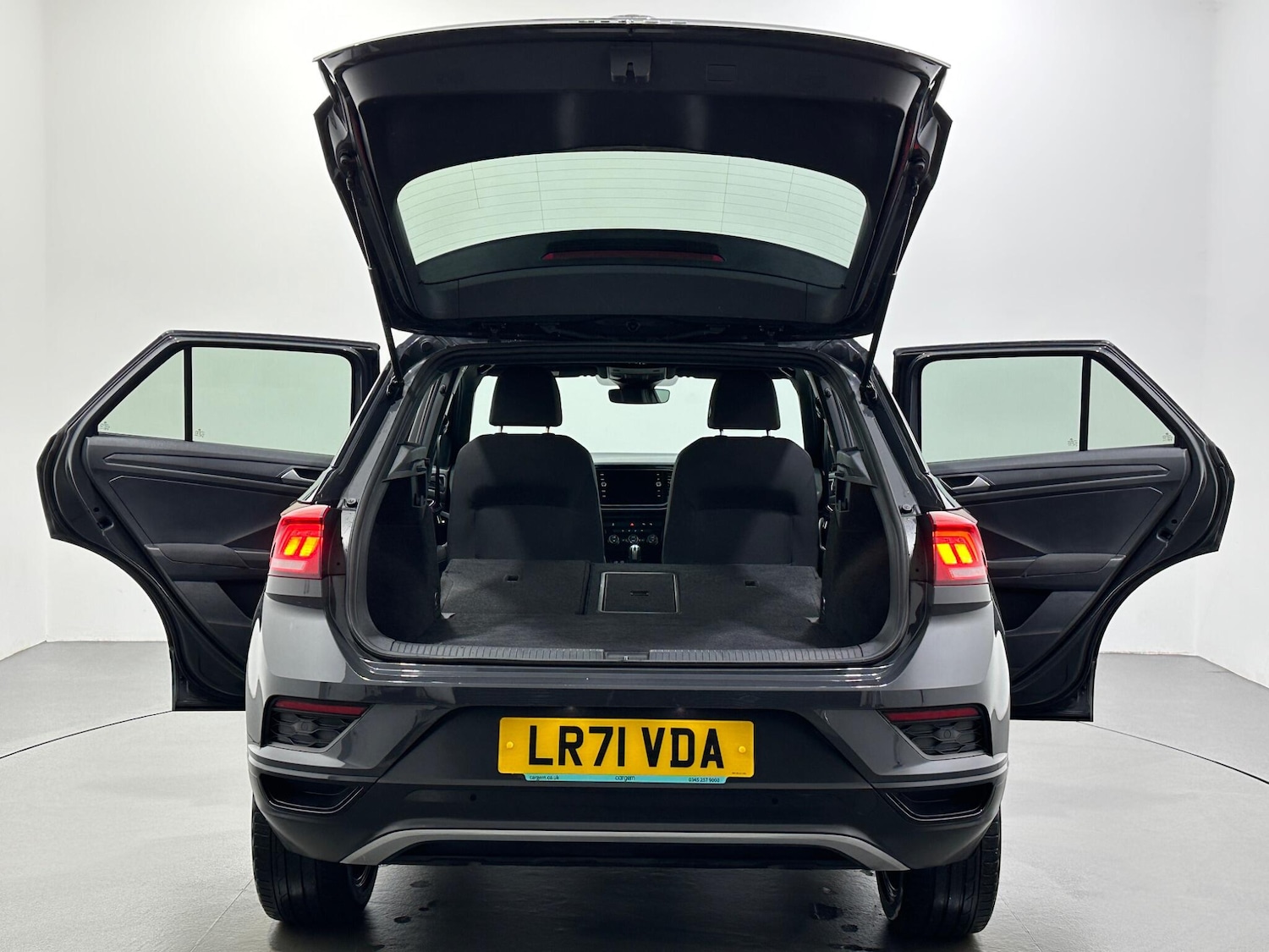 Used Volkswagen T-Roc for sale - 77455663: Photo 44