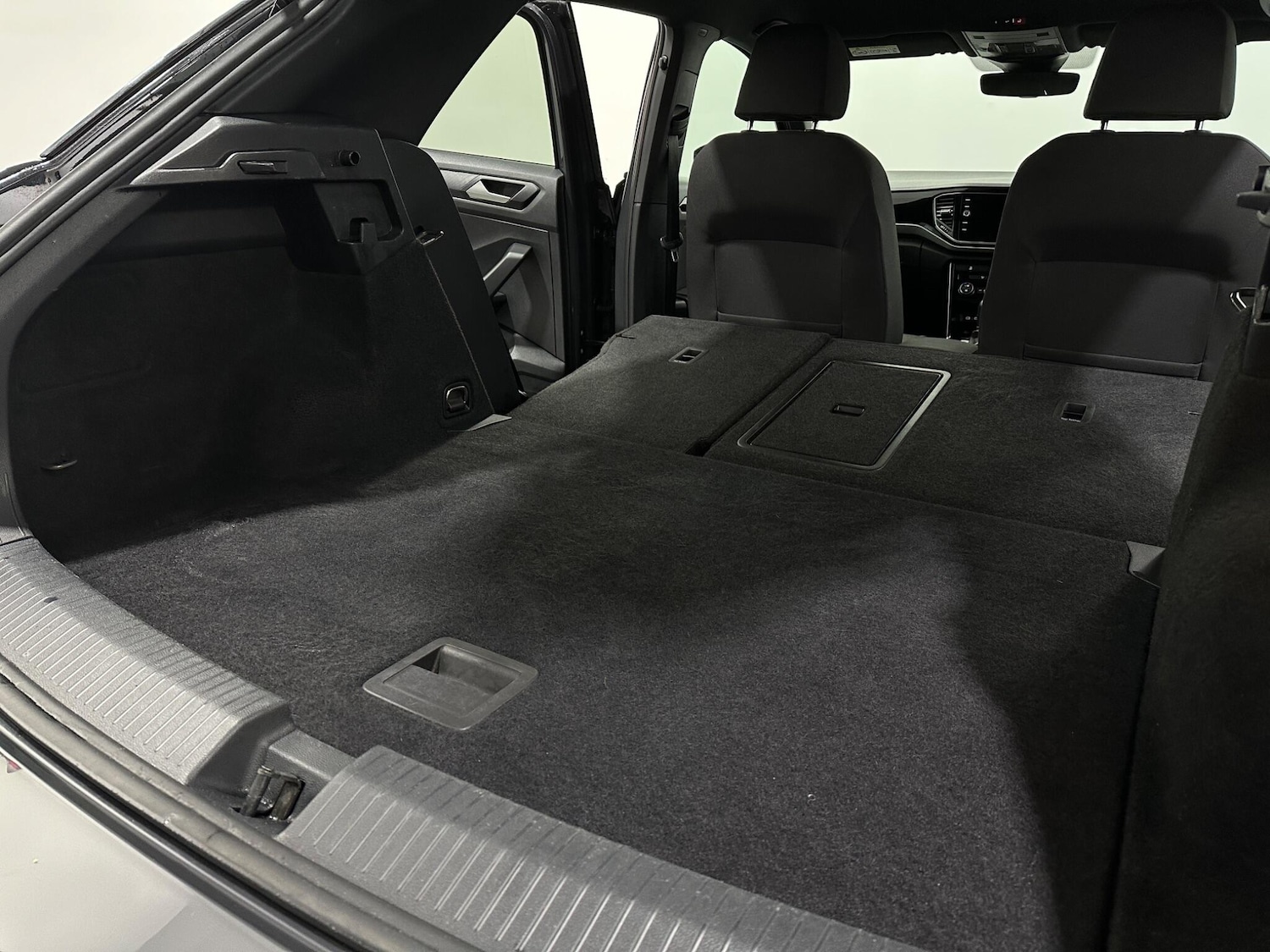 Used Volkswagen T-Roc for sale - 77455663: Photo 45