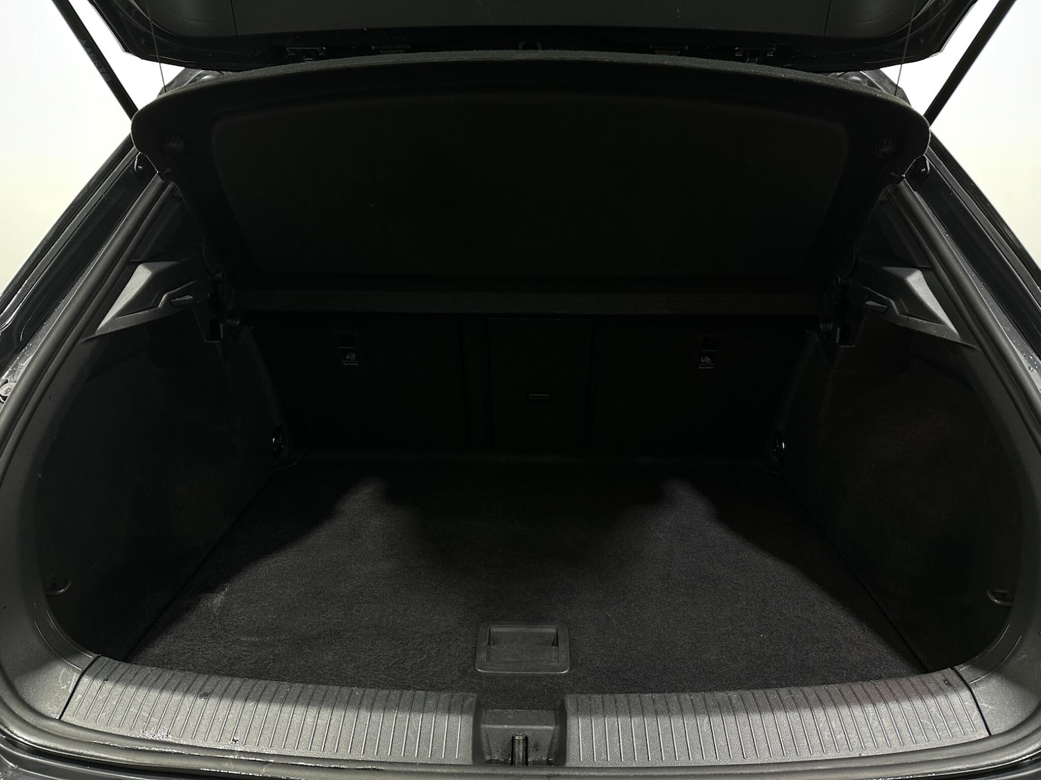 Used Volkswagen T-Roc for sale - 77455663: Photo 47