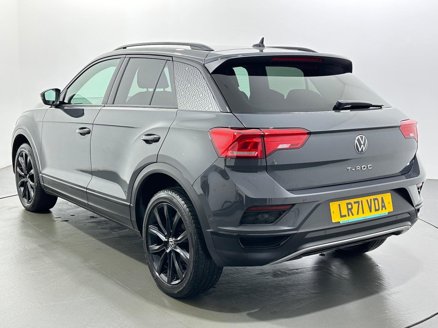 Used Volkswagen T-Roc for sale - 77455663: Photo 6