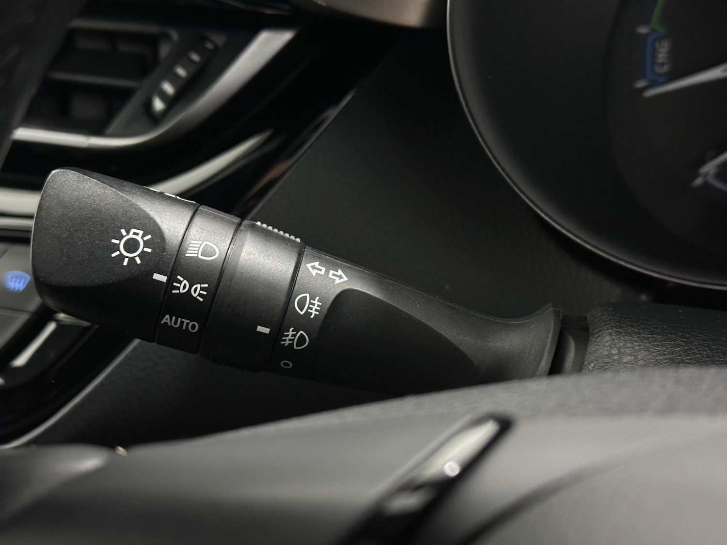 Used Toyota C-HR 2019 for sale - 76878926: Photo 12