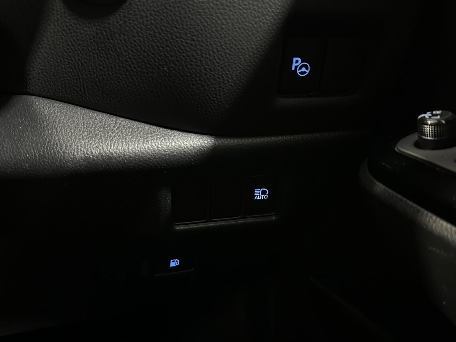 Used Toyota C-HR 2019 for sale - 76878926: Photo 17