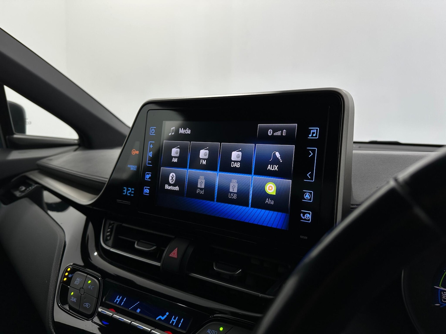 Used Toyota C-HR 2019 for sale - 76878926: Photo 24