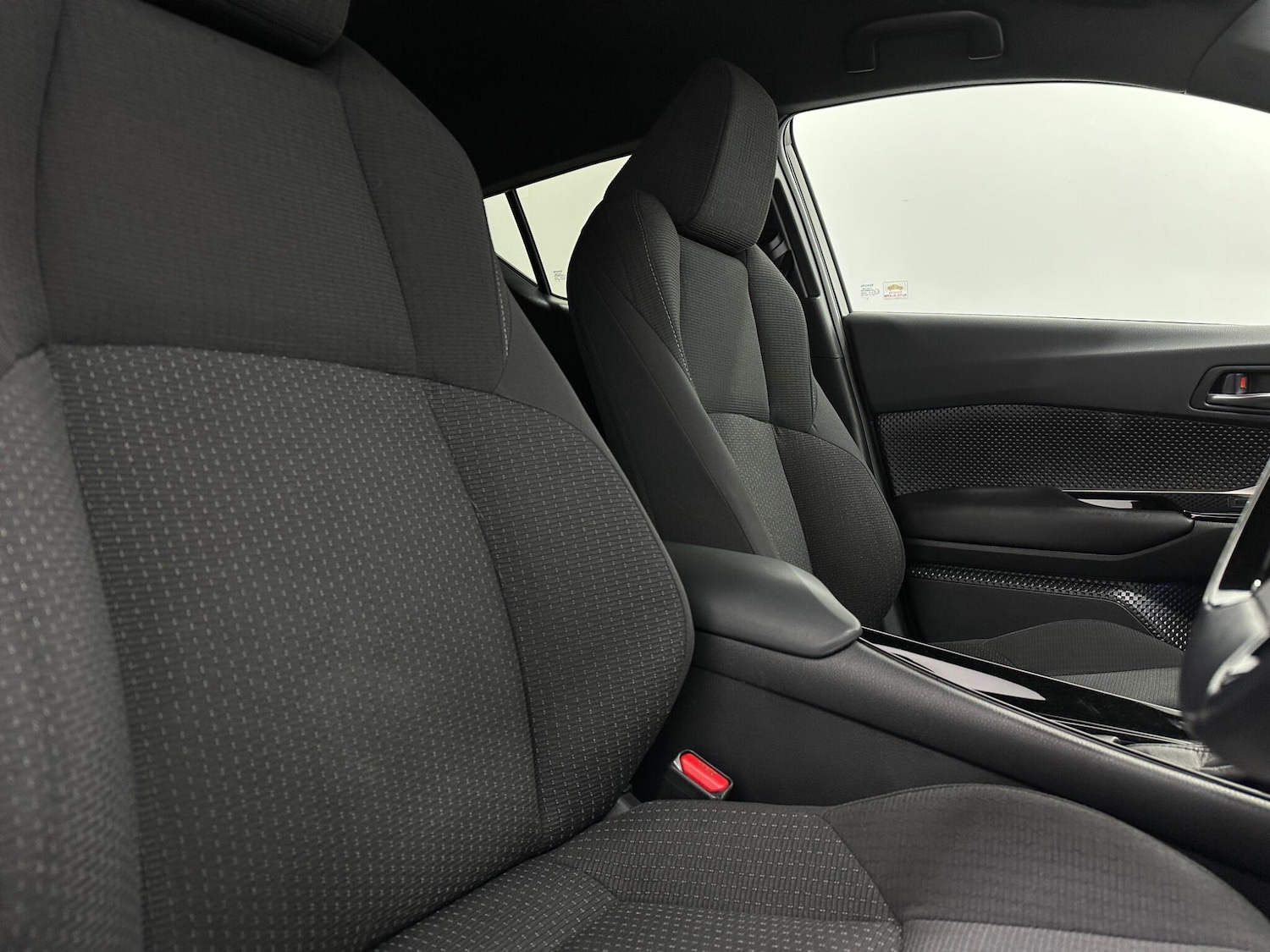 Used Toyota C-HR 2019 for sale - 76878926: Photo 30