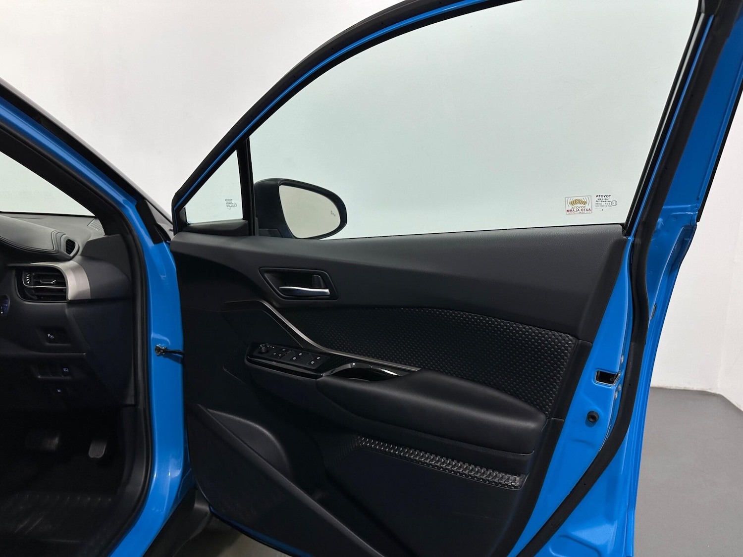 Used Toyota C-HR 2019 for sale - 76878926: Photo 32