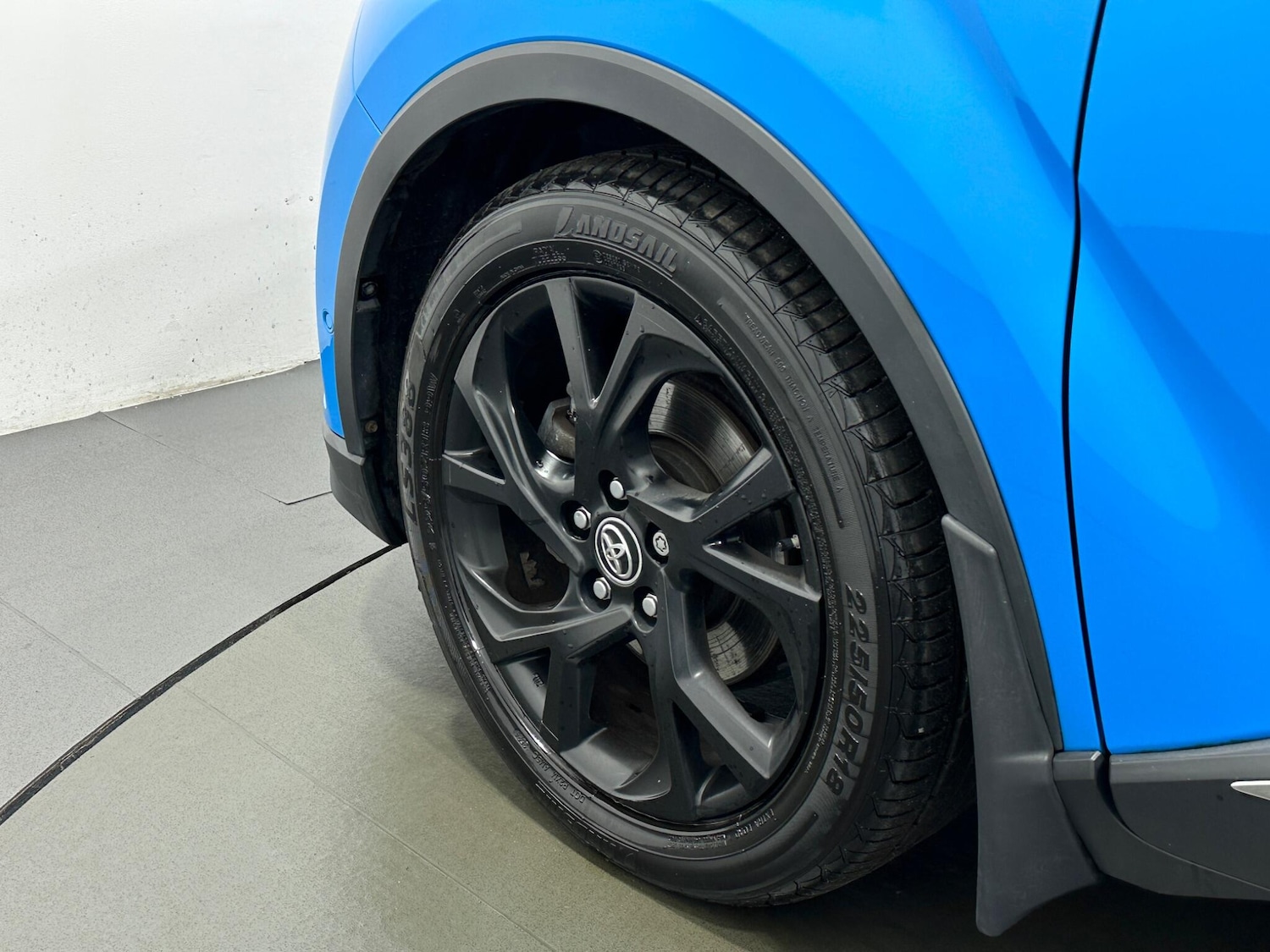 Used Toyota C-HR 2019 for sale - 76878926: Photo 49