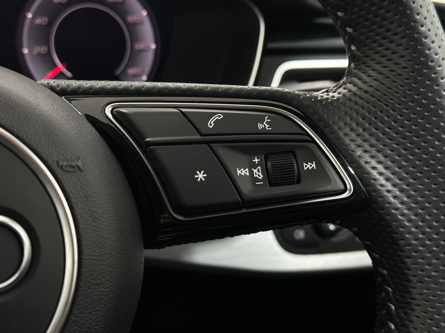 Used Audi A4 2020 for sale - 76878539: Photo 14