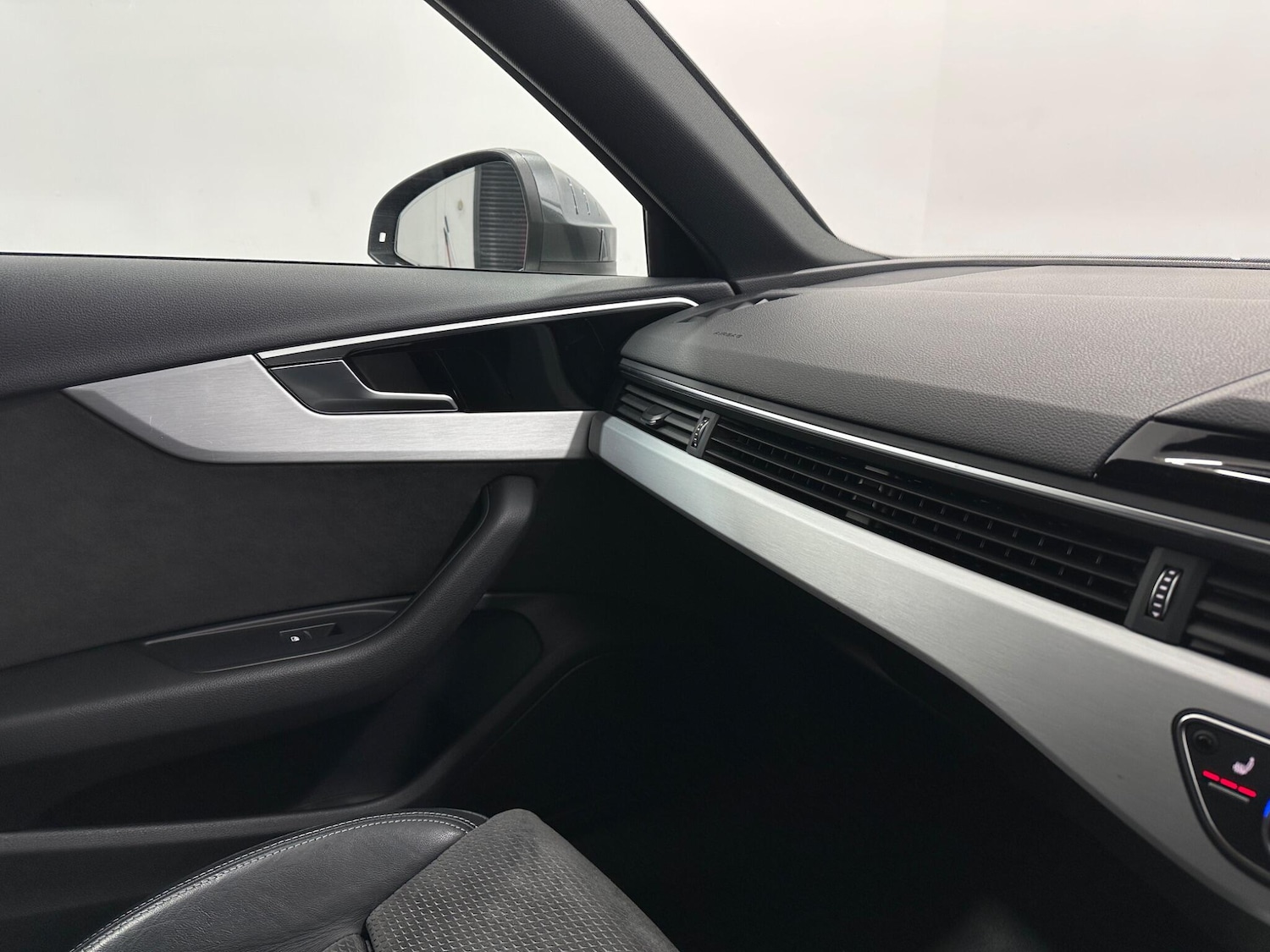 Used Audi A4 2020 for sale - 76878539: Photo 26