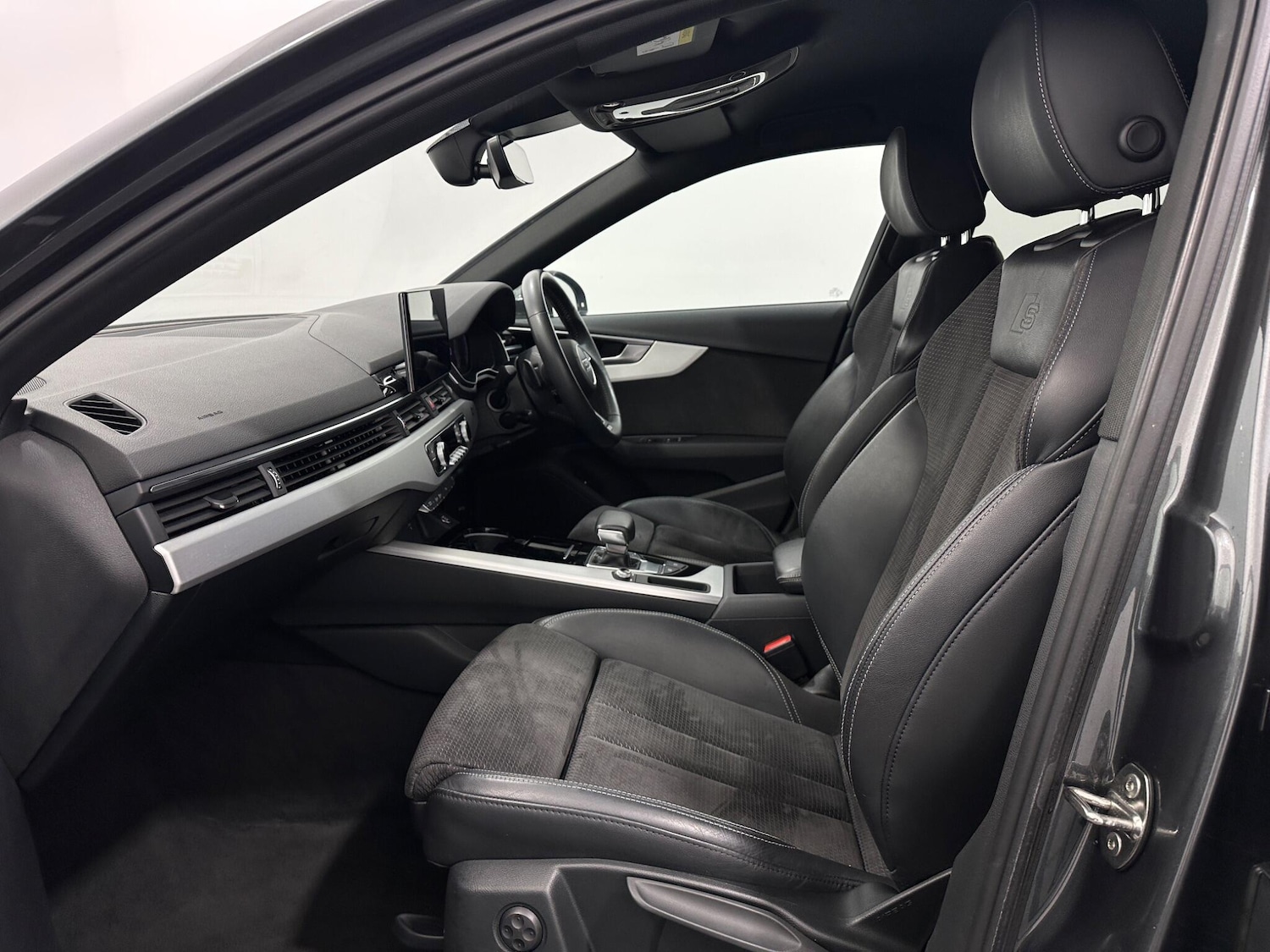 Used Audi A4 2020 for sale - 76878539: Photo 33