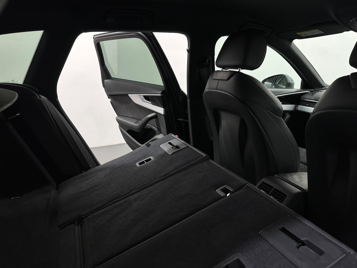 Used Audi A4 2020 for sale - 76878539: Photo 45