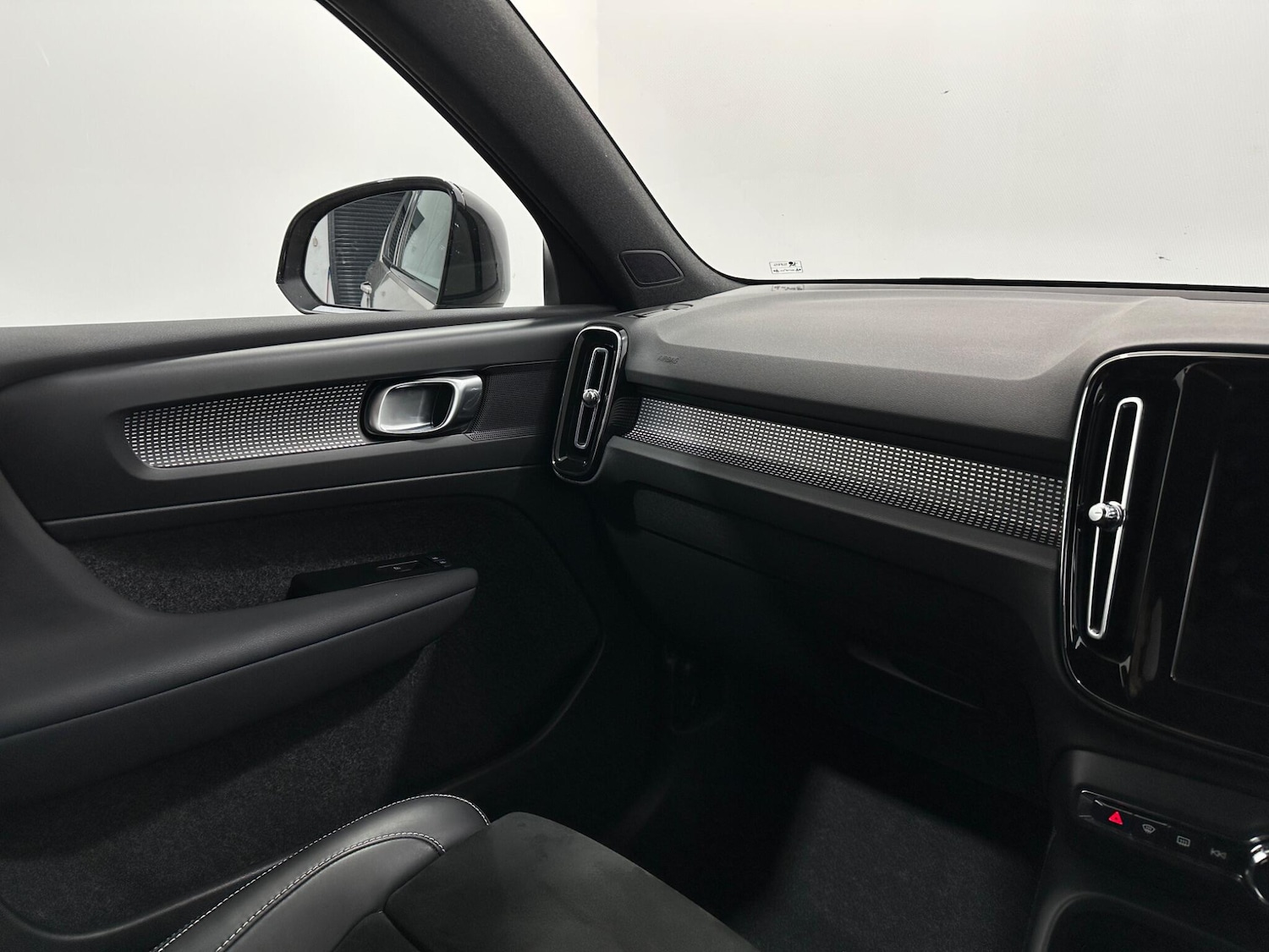 Used Volvo XC40 2022 for sale - 76878472: Photo 27