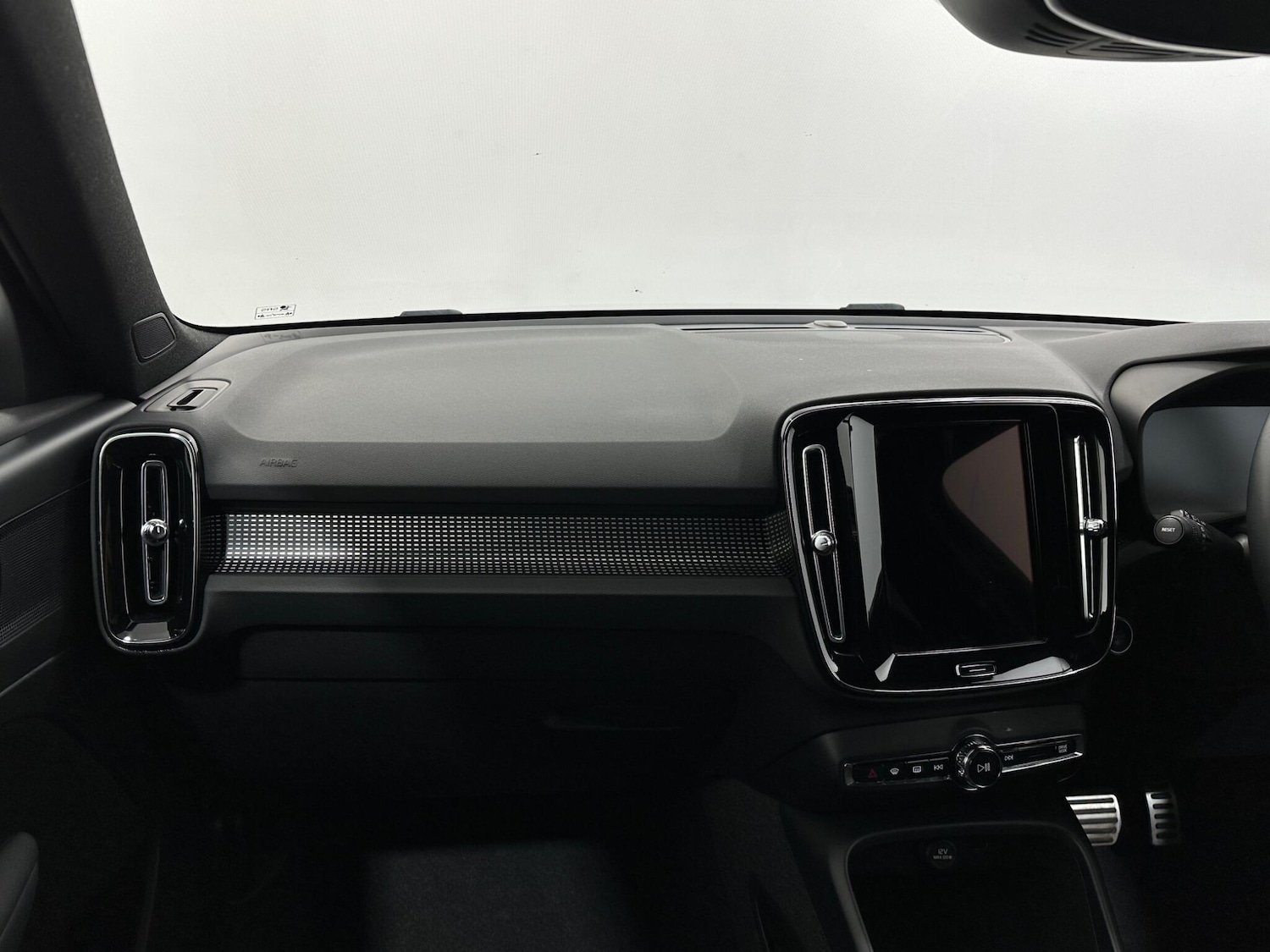 Used Volvo XC40 2022 for sale - 76878472: Photo 29