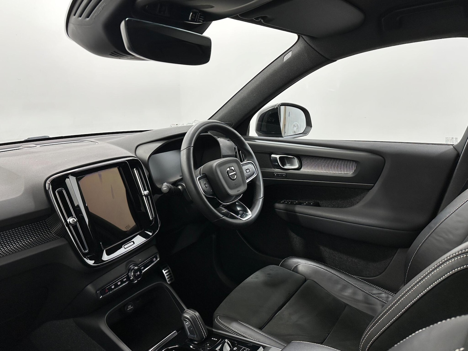 Used Volvo XC40 2022 for sale - 76878472: Photo 30