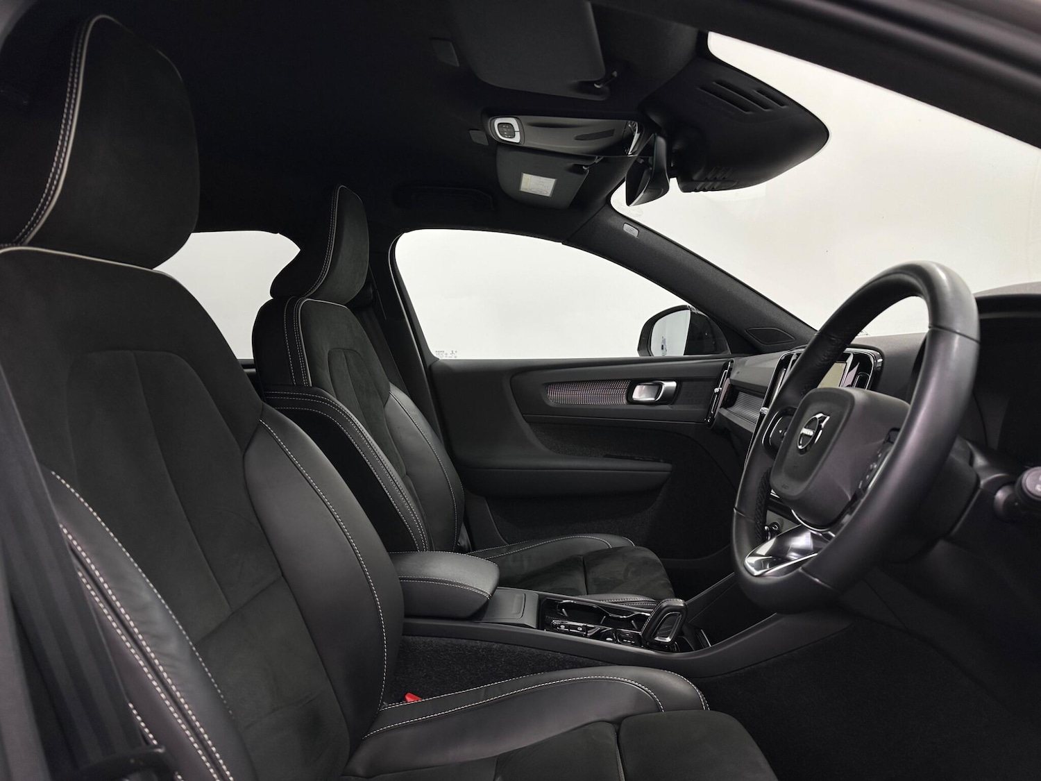 Used Volvo XC40 2022 for sale - 76878472: Photo 31