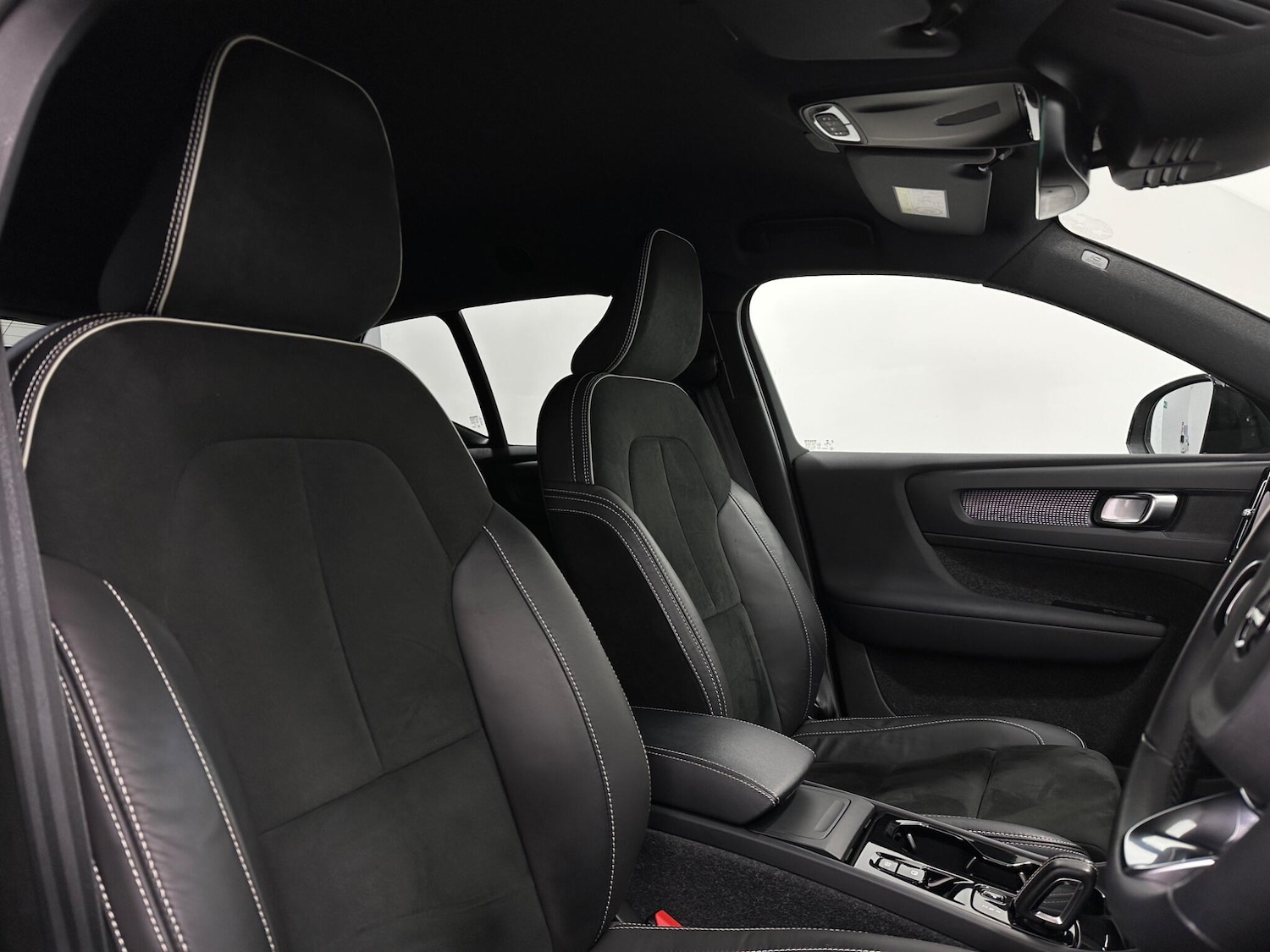 Used Volvo XC40 2022 for sale - 76878472: Photo 32