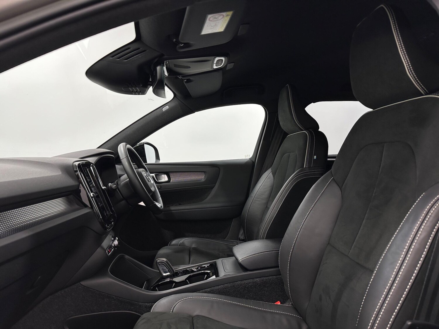 Used Volvo XC40 2022 for sale - 76878472: Photo 34