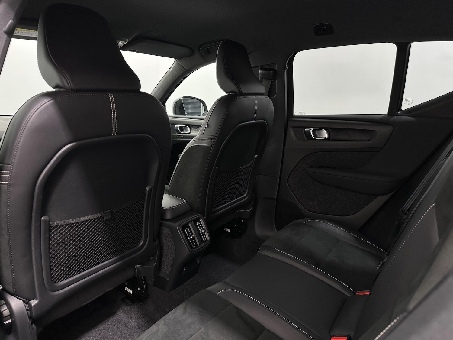 Used Volvo XC40 2022 for sale - 76878472: Photo 37