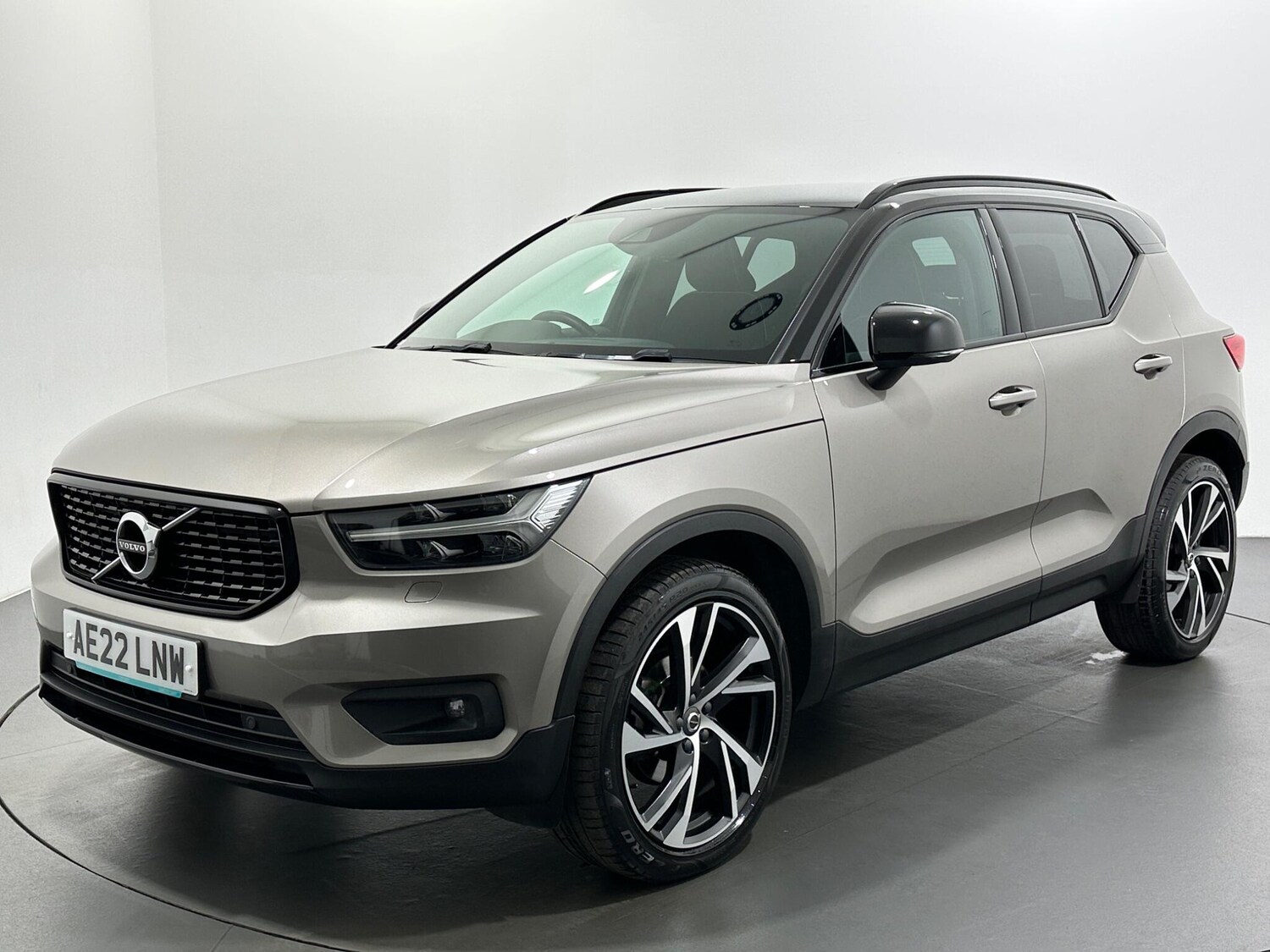 Used Volvo XC40 2022 for sale - 76878472: Photo 4