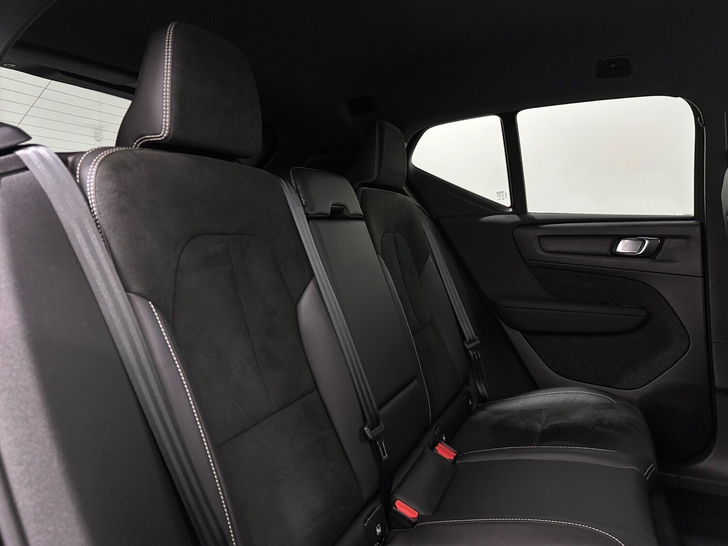 Used Volvo XC40 2022 for sale - 76878472: Photo 42