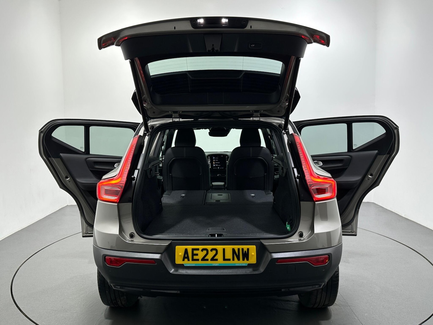 Used Volvo XC40 2022 for sale - 76878472: Photo 44