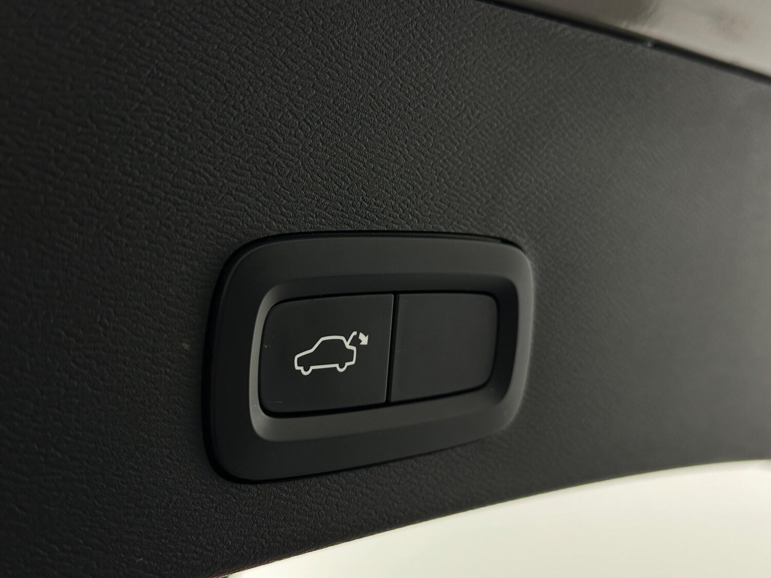 Used Volvo XC40 2022 for sale - 76878472: Photo 48