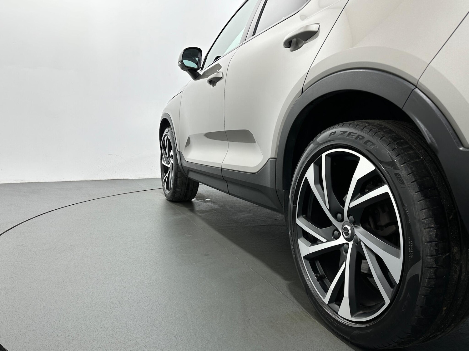 Used Volvo XC40 2022 for sale - 76878472: Photo 50