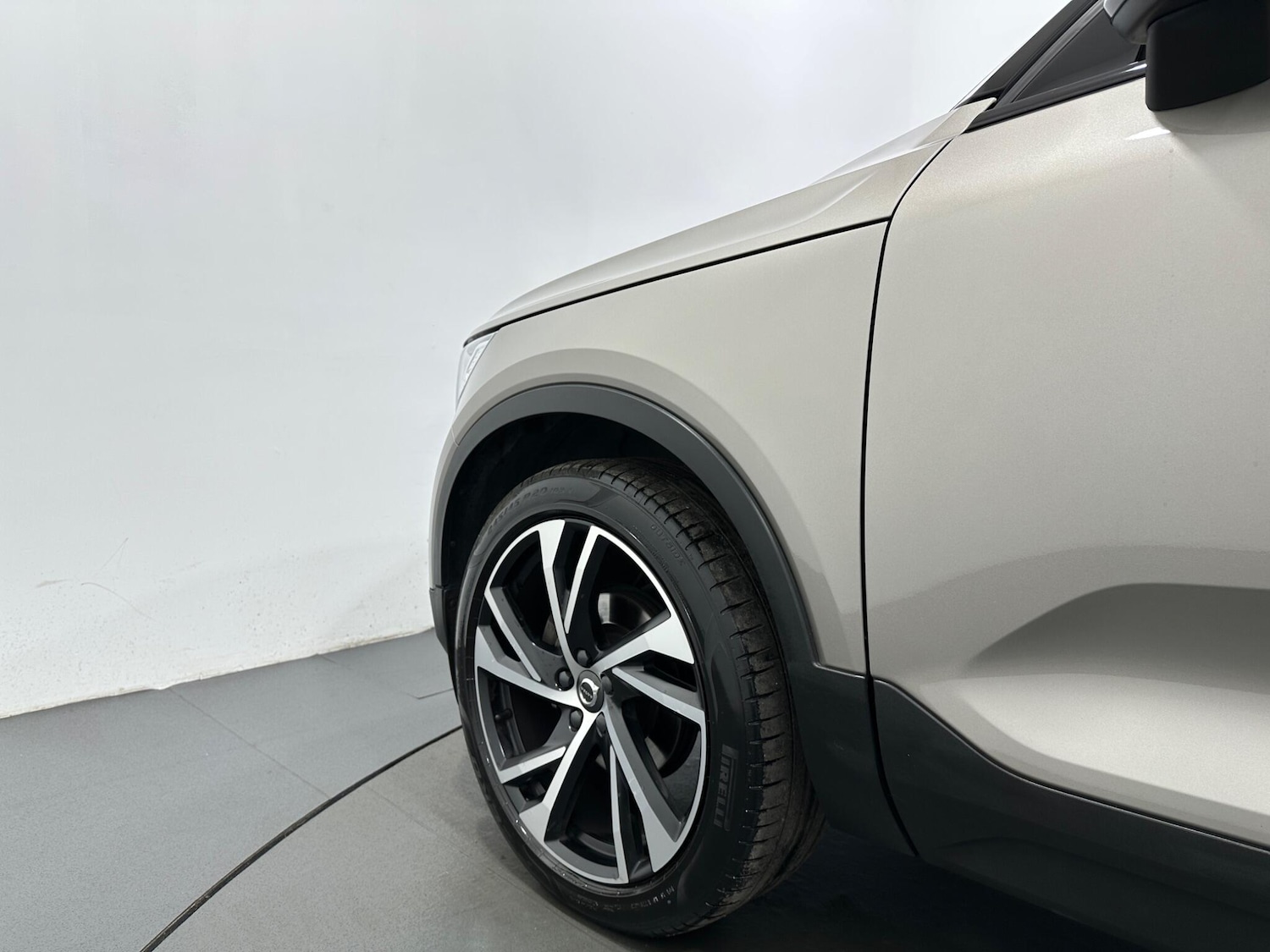 Used Volvo XC40 2022 for sale - 76878472: Photo 51