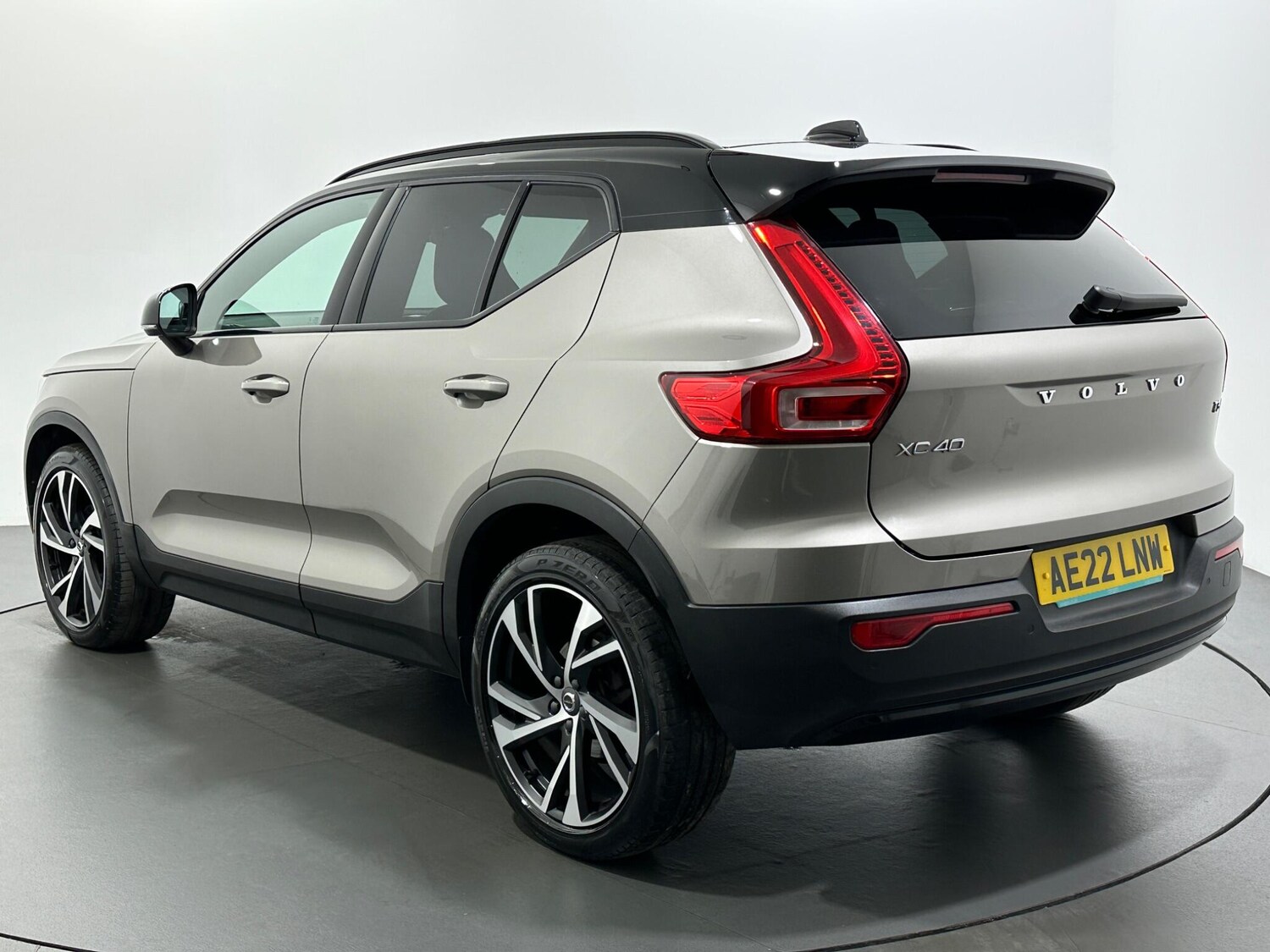 Used Volvo XC40 2022 for sale - 76878472: Photo 6
