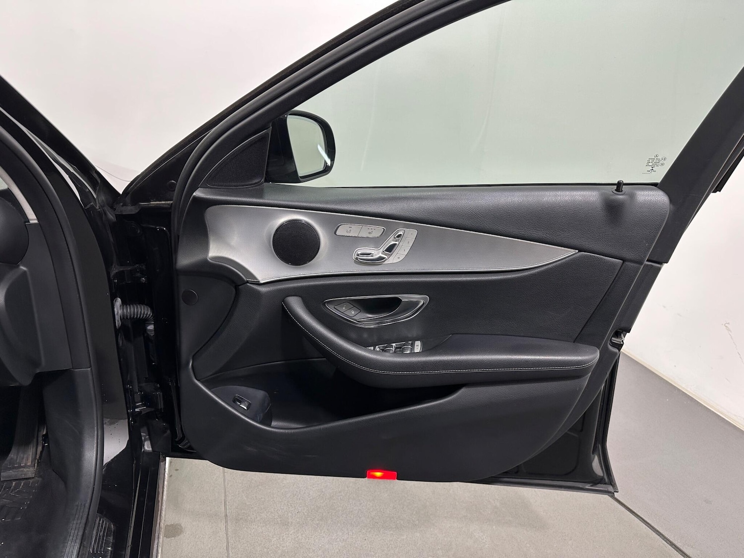 Used Mercedes-Benz E Class 2017 for sale - 77978414: Photo 35