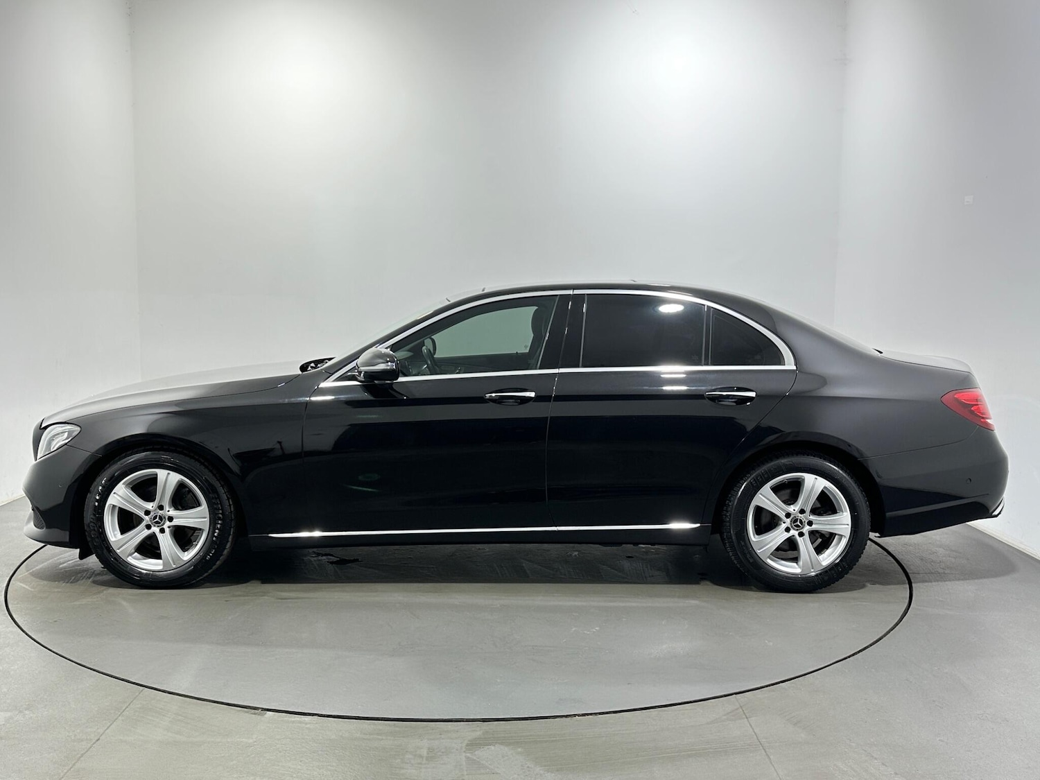 Used Mercedes-Benz E Class 2017 for sale - 77978414: Photo 5