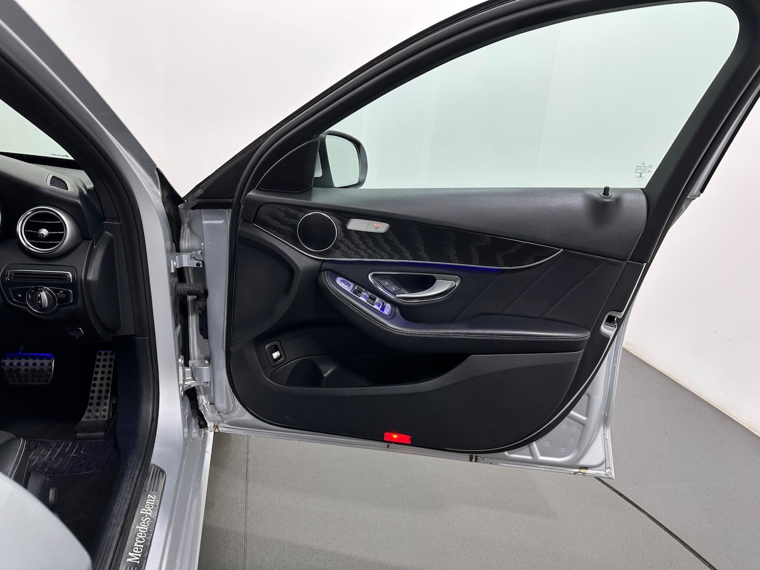 Used Mercedes-Benz C Class 2018 for sale - 77162905: Photo 34