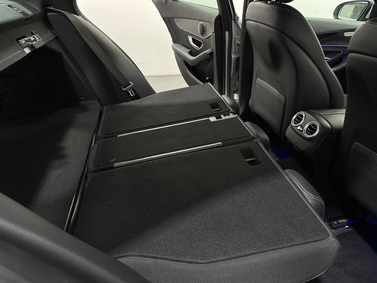 Used Mercedes-Benz C Class 2018 for sale - 77162905: Photo 46