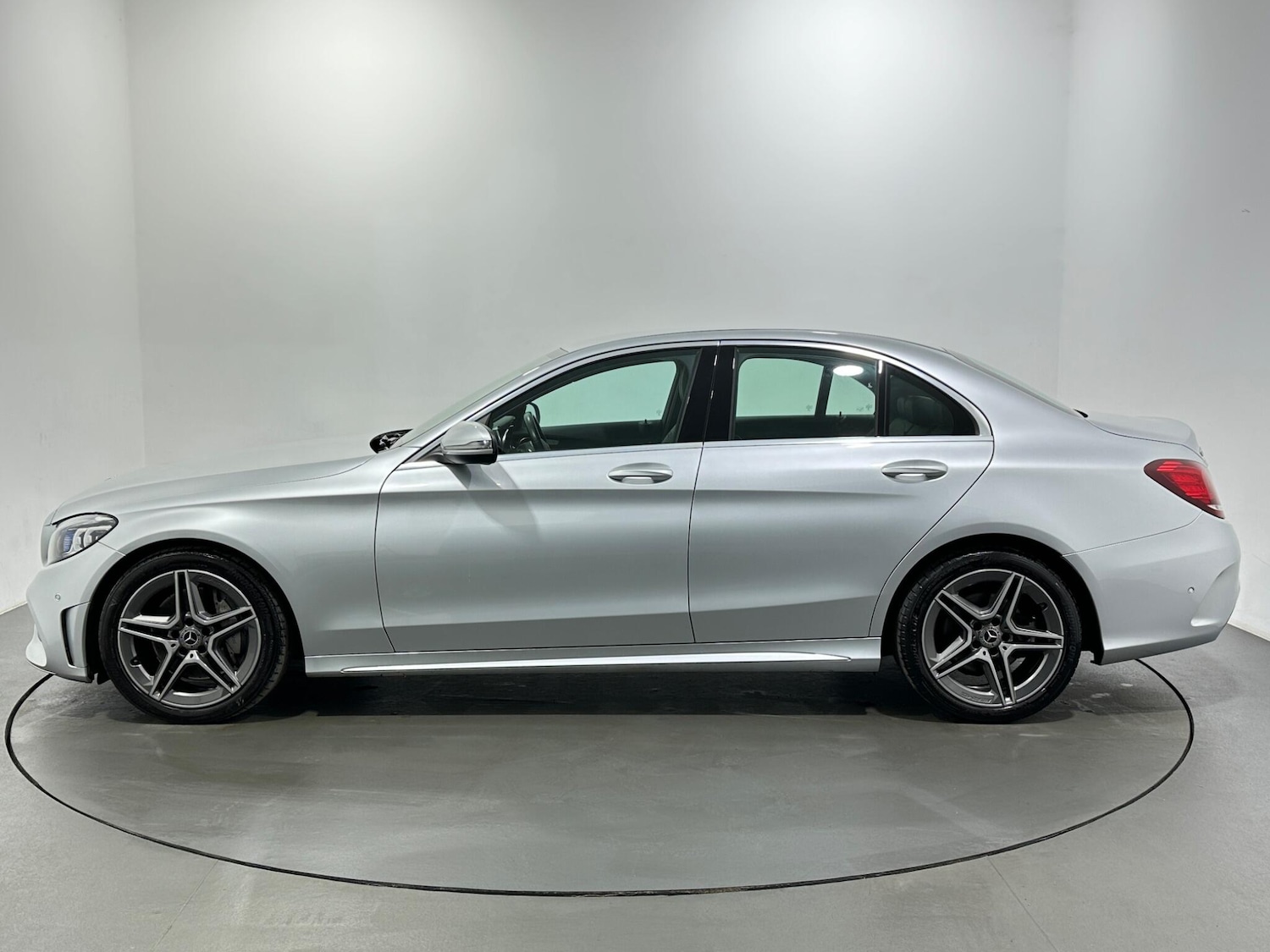 Used Mercedes-Benz C Class 2018 for sale - 77162905: Photo 5