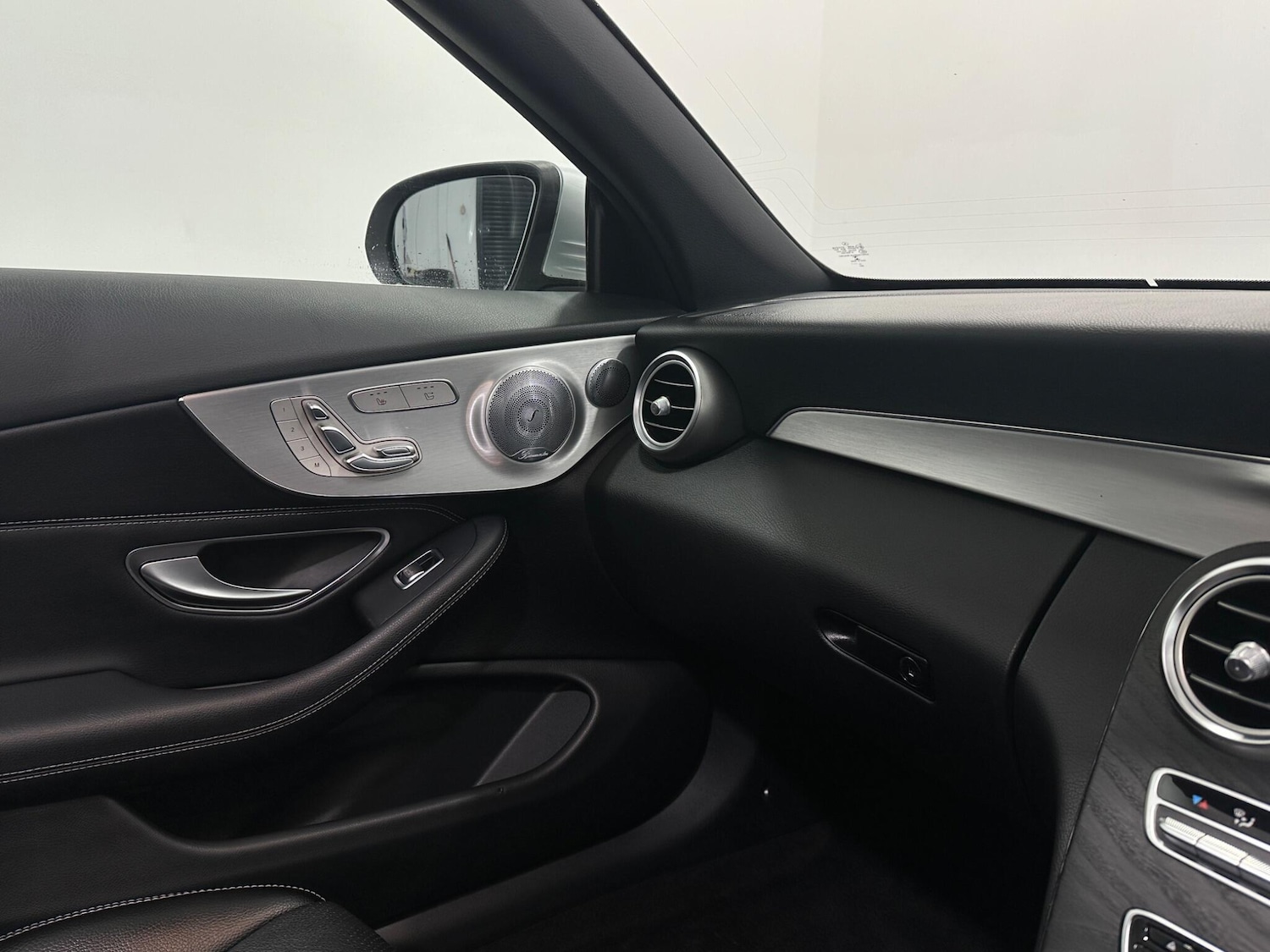 Used Mercedes-Benz C Class 2018 for sale - 77230194: Photo 29