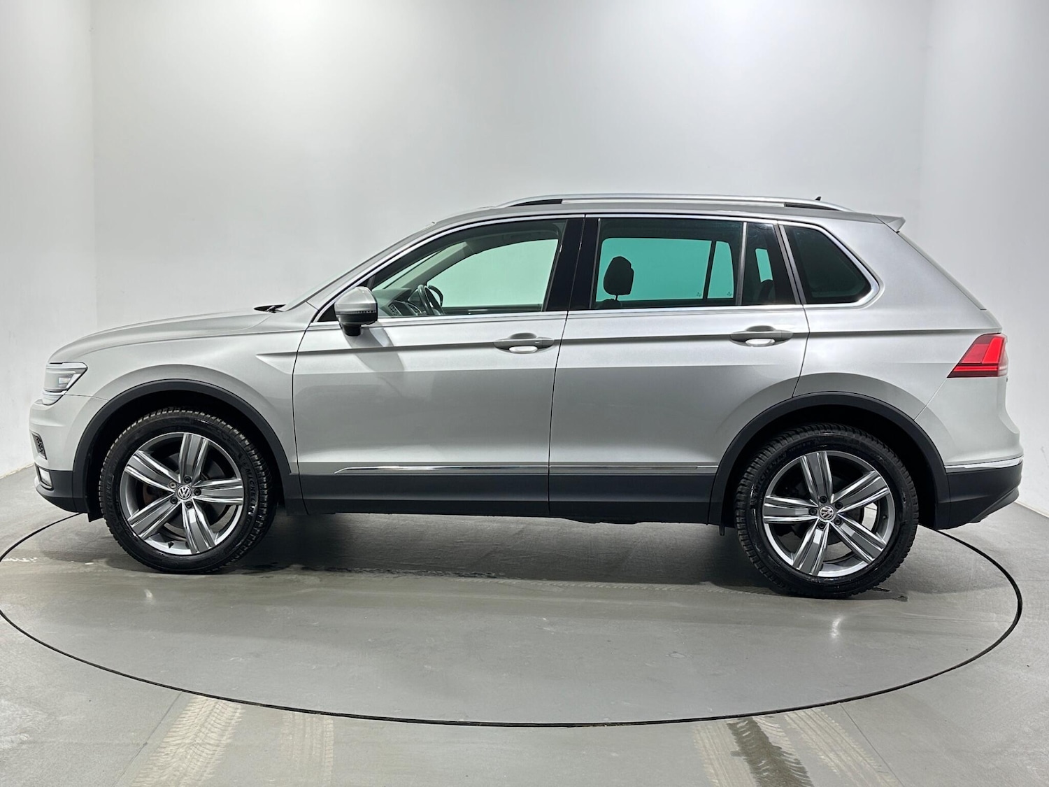 Used Volkswagen Tiguan for sale - 78020311: Photo 5