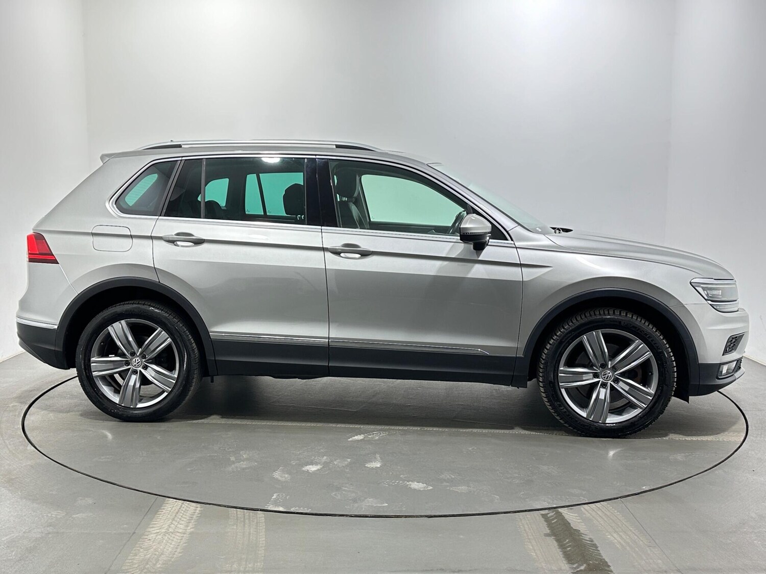 Used Volkswagen Tiguan for sale - 78020311: Photo 9