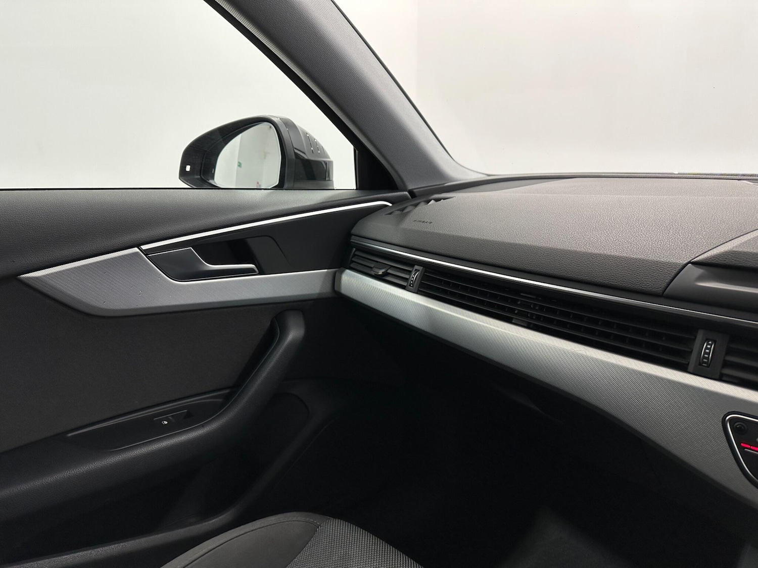 Used Audi A4 Avant for sale - 77424930: Photo 27