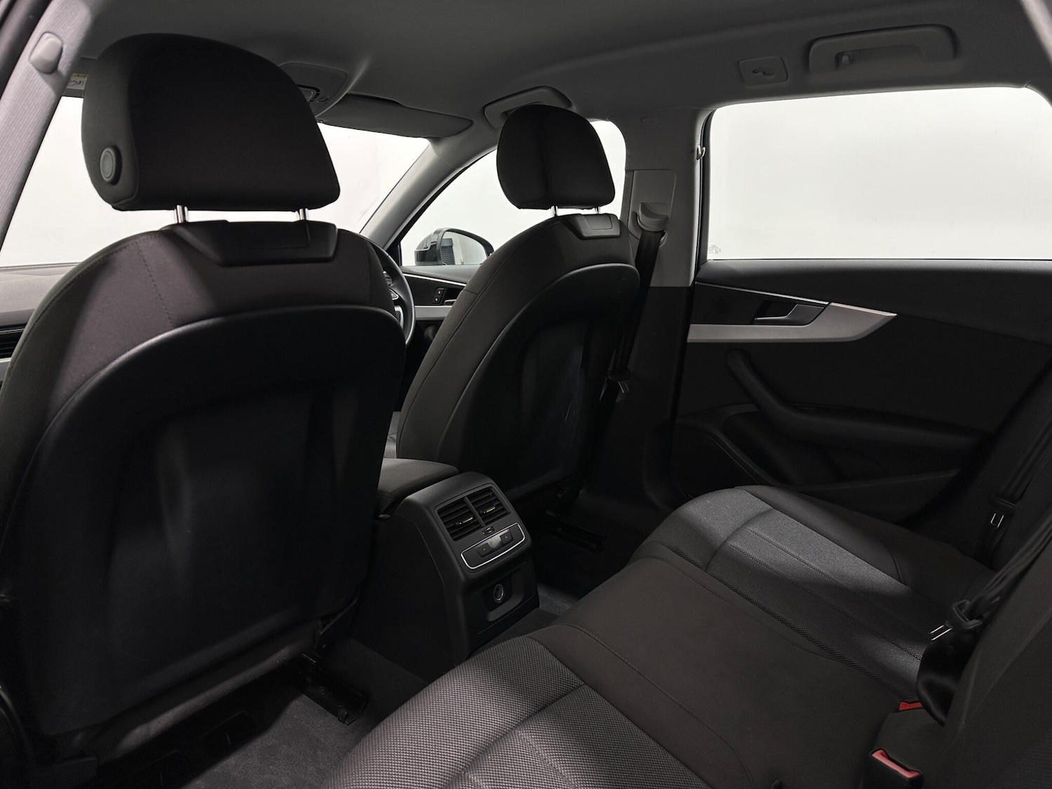 Used Audi A4 Avant for sale - 77424930: Photo 38