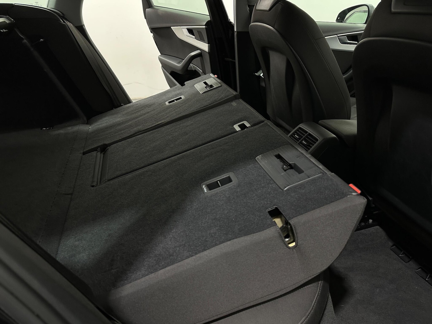 Used Audi A4 Avant for sale - 77424930: Photo 46