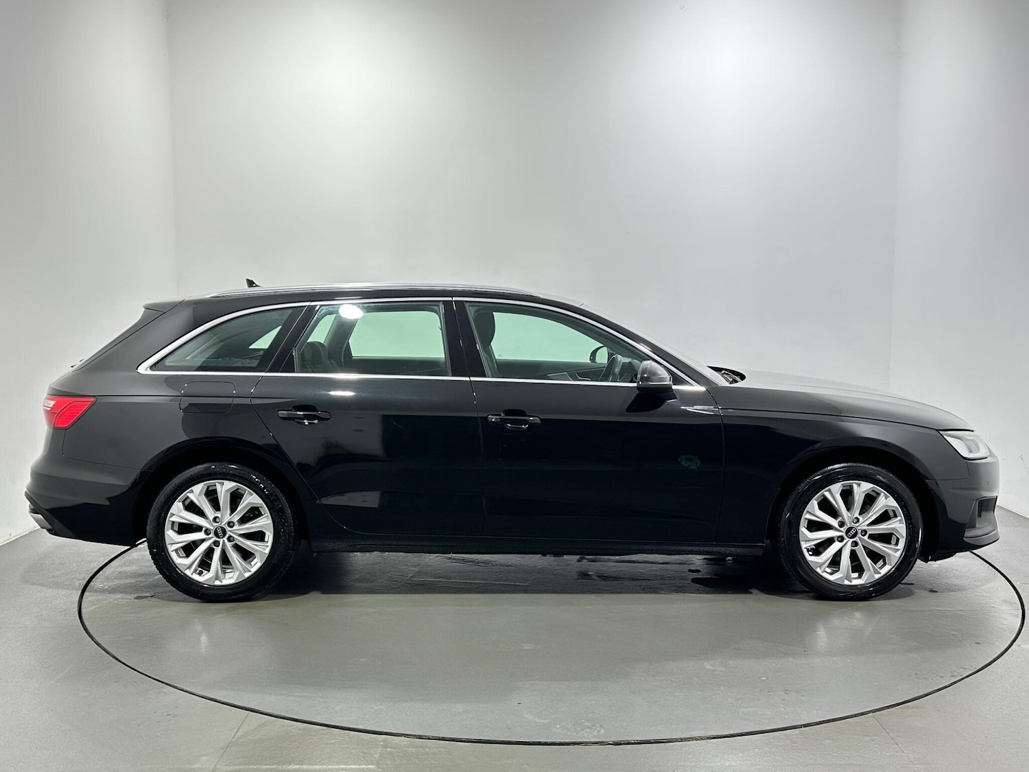 Used Audi A4 Avant for sale - 77424930: Photo 9