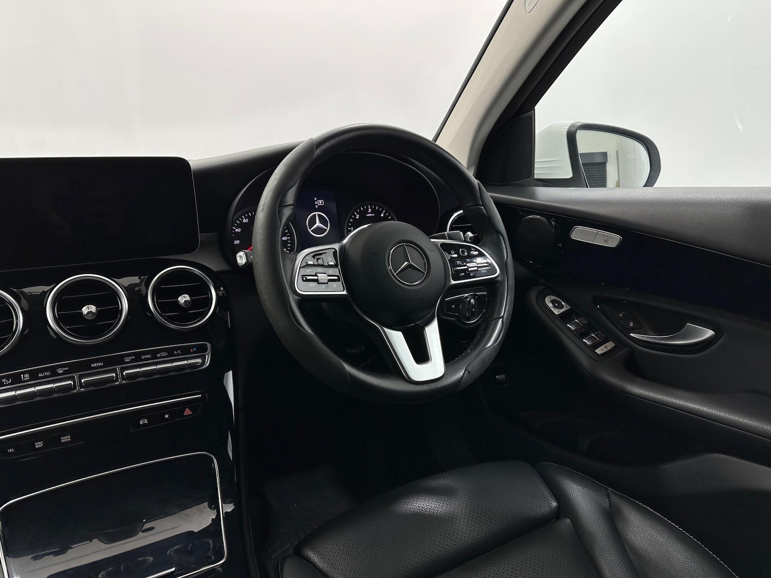 Used Mercedes-Benz GLC 2019 for sale - 76976616: Photo 11