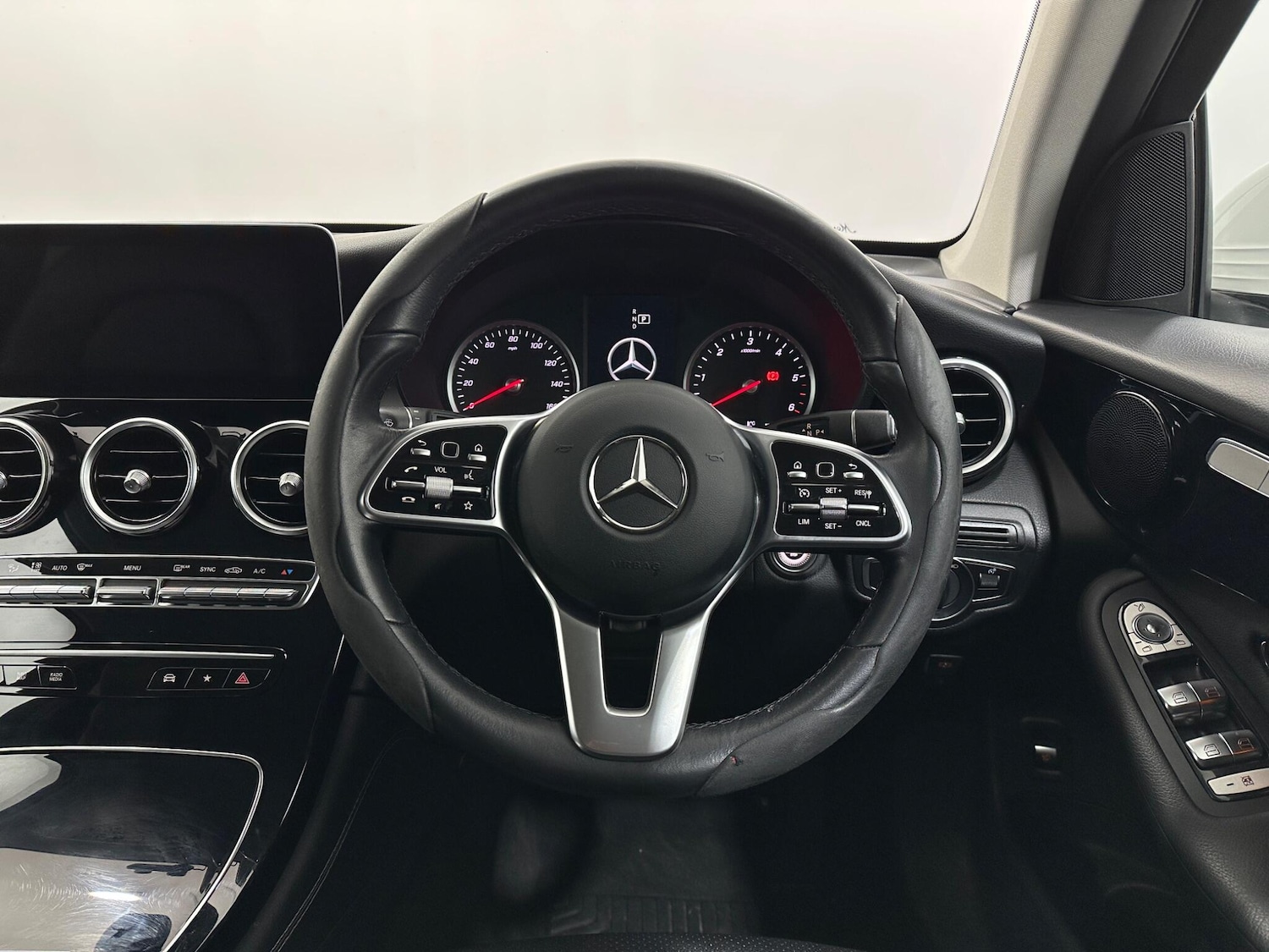 Used Mercedes-Benz GLC 2019 for sale - 76976616: Photo 12
