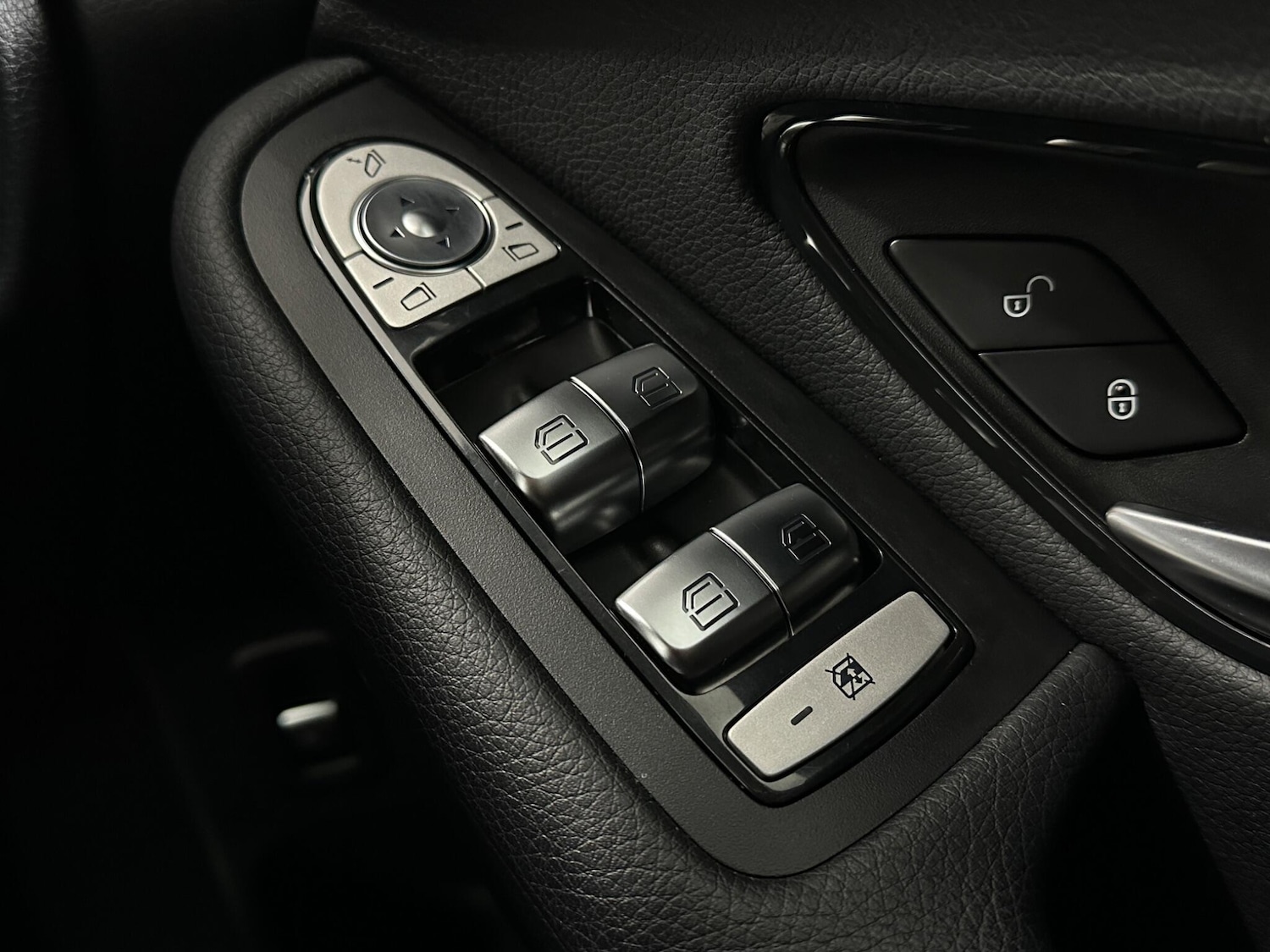 Used Mercedes-Benz GLC 2019 for sale - 76976616: Photo 19