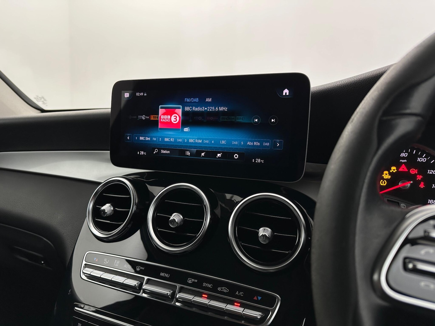 Used Mercedes-Benz GLC 2019 for sale - 76976616: Photo 25