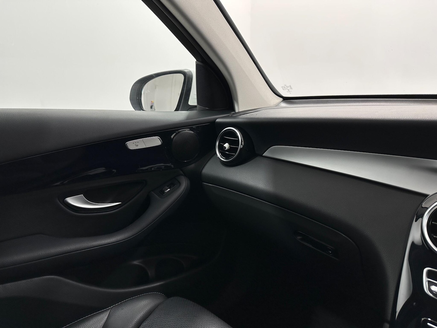 Used Mercedes-Benz GLC 2019 for sale - 76976616: Photo 27