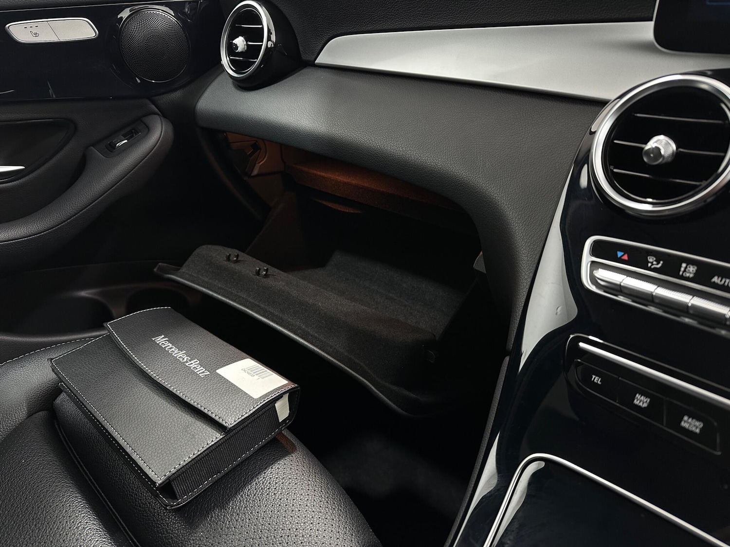 Used Mercedes-Benz GLC 2019 for sale - 76976616: Photo 28