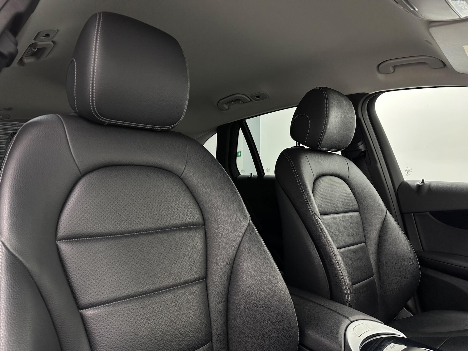 Used Mercedes-Benz GLC 2019 for sale - 76976616: Photo 32