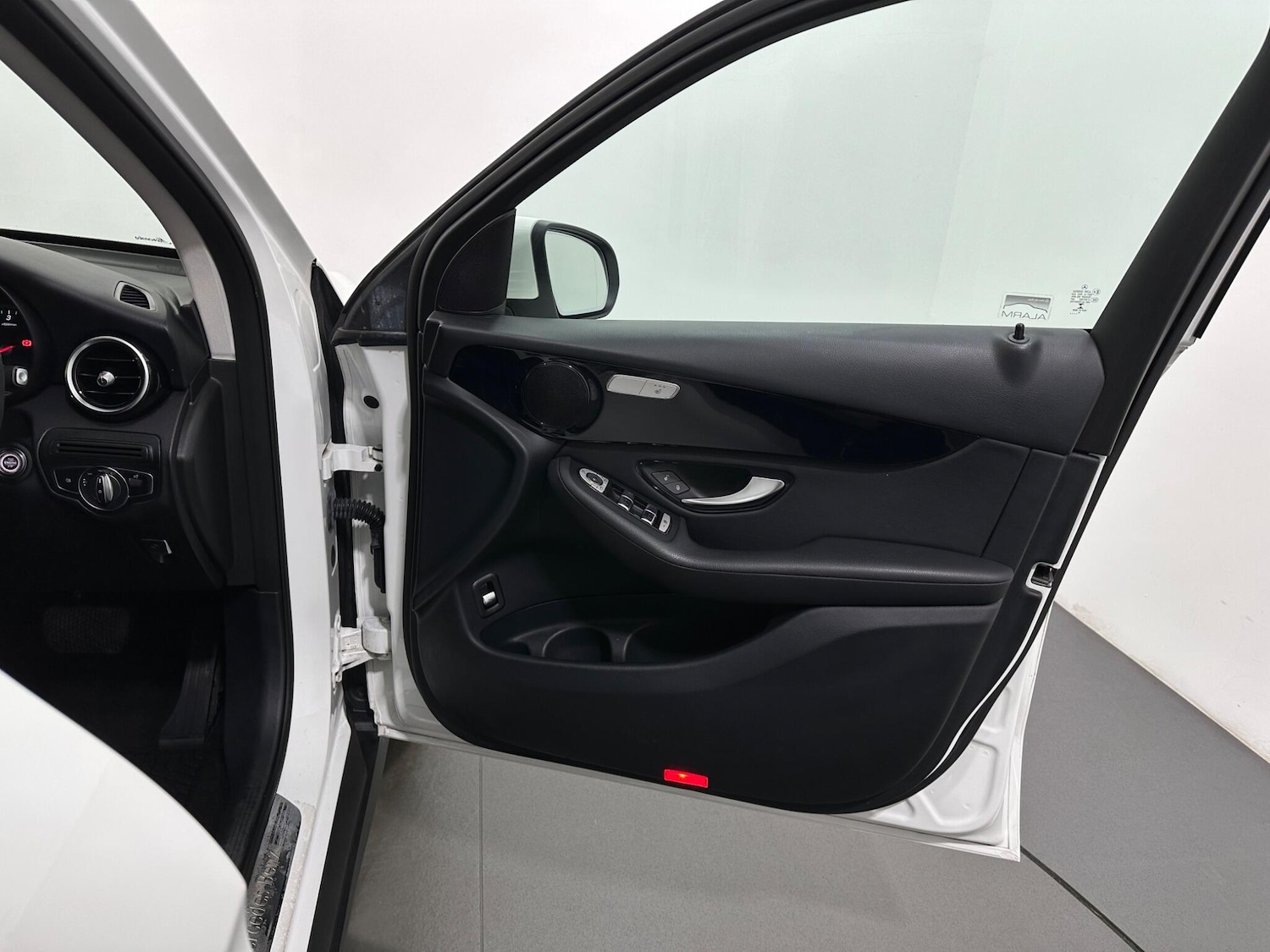 Used Mercedes-Benz GLC 2019 for sale - 76976616: Photo 33